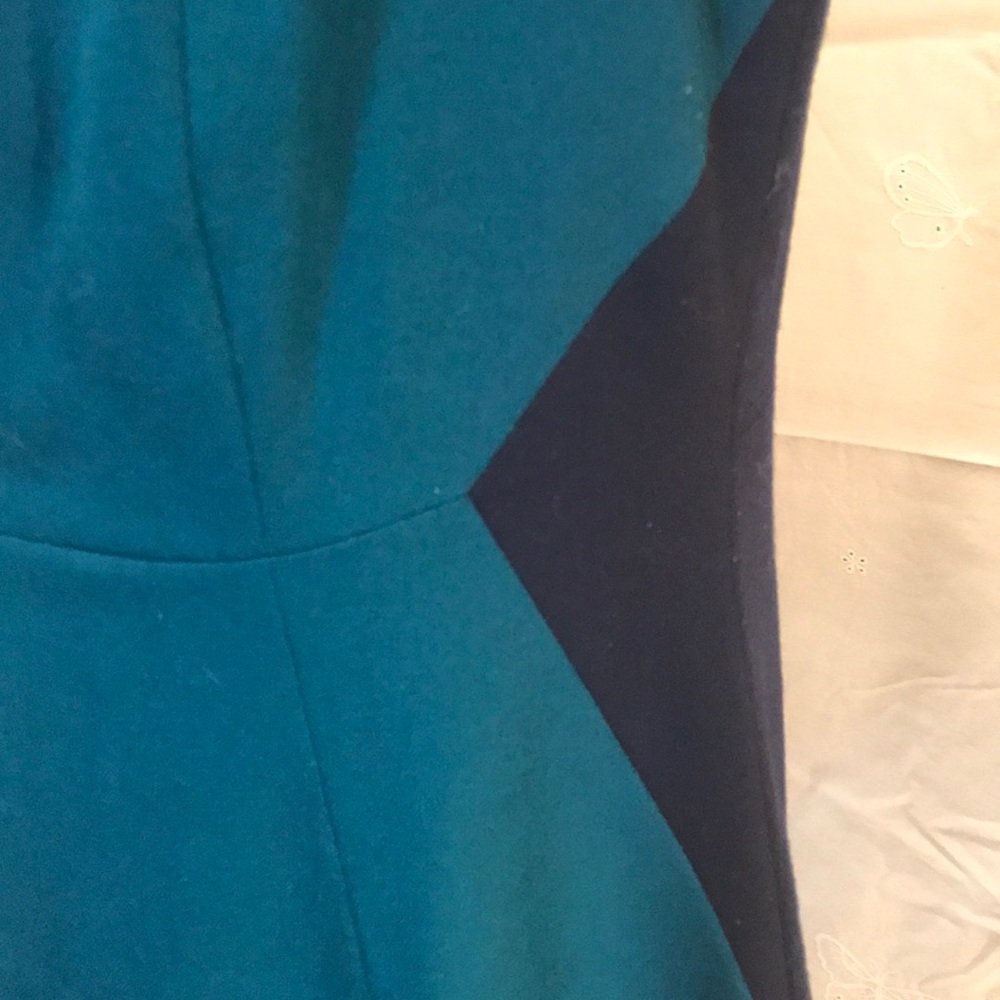 Tahari - Picture 3 of 7
